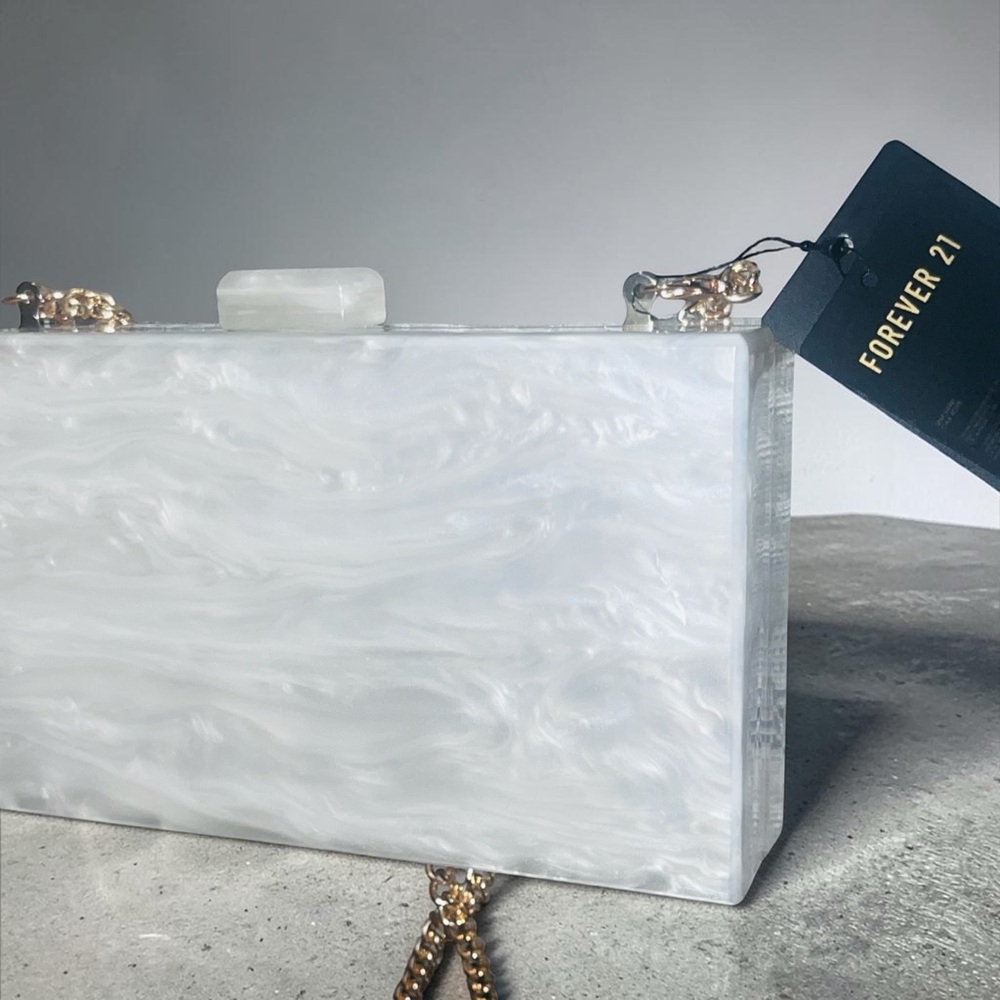 Forever 21 Pearl Acrylic Box Clutch Marveled with detachable gold chain -NWT - Picture 5 of 7